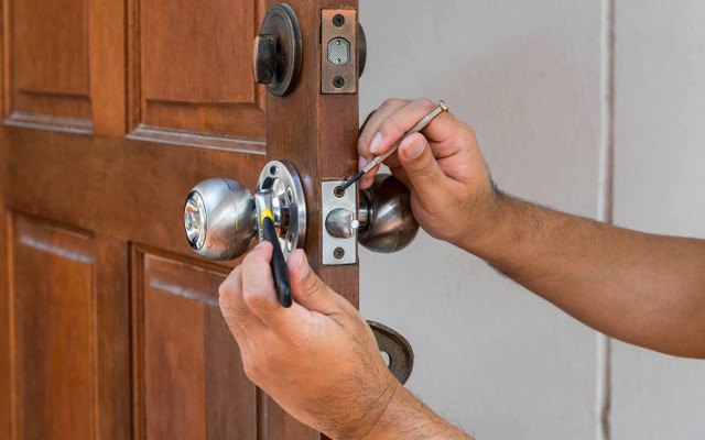 Colocacion de cerraduras